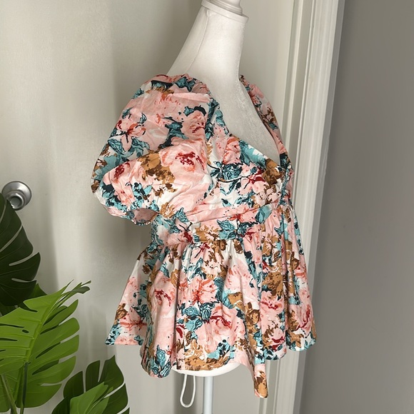 Buddy Love Peplum Top - Picture 2 of 4